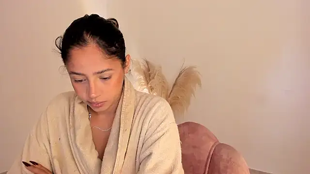 amelie murphy  online show from March 24, 6:24 pm