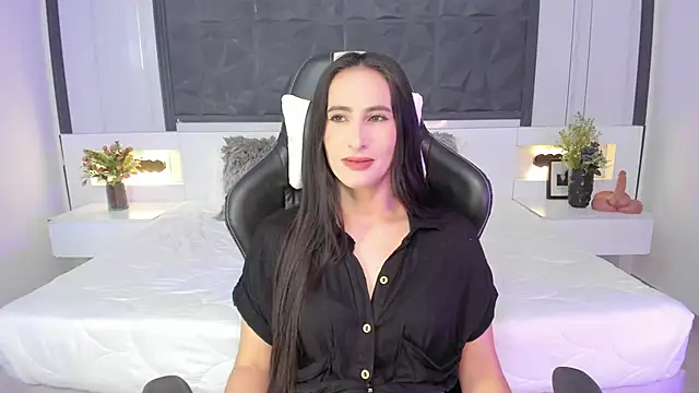 SaraGomez1 online show from September 30, 4:45 pm