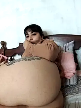 agustina 0o online show from March 26, 3:30 am