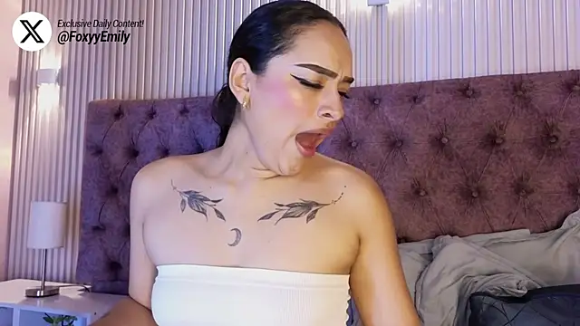 Snapshot of EMILYY_FOXY chatting on September 16, 8:06 pm EMILYY FOXY online show from September 16, 8:06 pm