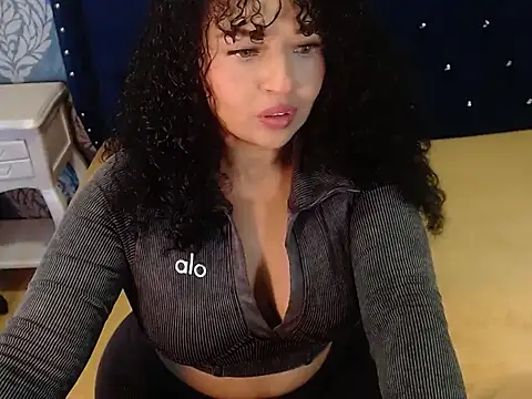 Sofiacowperx online show from March 7, 6:37 pm