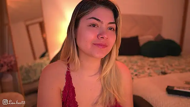 Lau Bee online show from October 25, 6:48 pm