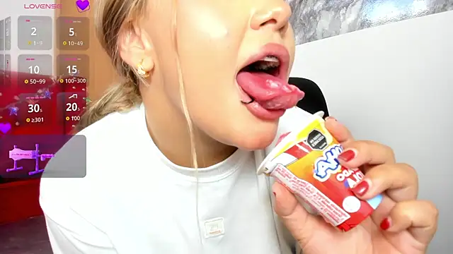 SofiaJoness  online show from October 21, 8:57 pm