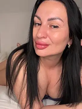 Helena7077 online show from May 7, 10:35 pm