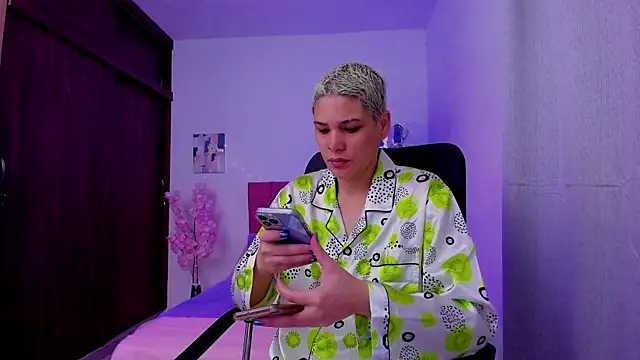 Charlee pink online show from September 25, 11:20 am