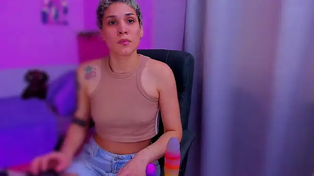 Charlee pink online show from November 19, 9:15 pm