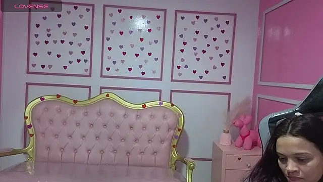 Snapshot of ailen_t chatting on October 7, 2:16 am ailen t online show from October 7, 2:16 am