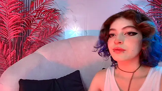 EvaHalsey online show from October 29, 8:11 pm