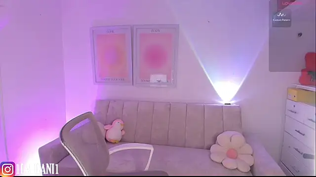 Snapshot of Gisell_Daniela1 chatting on September 24, 1:04 am Gisell Daniela1 online show from September 24, 1:04 am