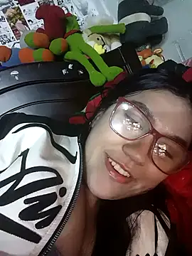 Snapshot of violeta_818 chatting on October 20, 3:31 am violeta 818 online show from October 20, 3:31 am