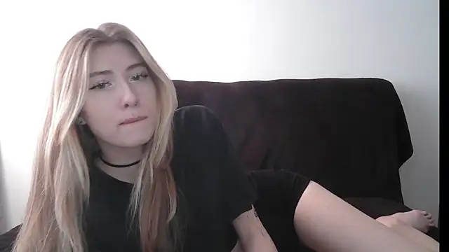 Snapshot of ErikaShyy chatting on September 25, 2:05 pm ErikaShyy online show from September 25, 2:05 pm