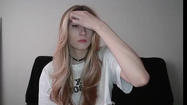 ErikaShyy online show from November 3, 11:36 am