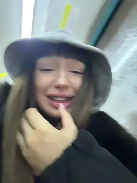 Sophie Avory online show from February 25, 5:33 pm