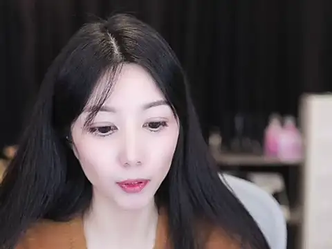 Nuyoah-77 online show from November 7, 4:45 pm