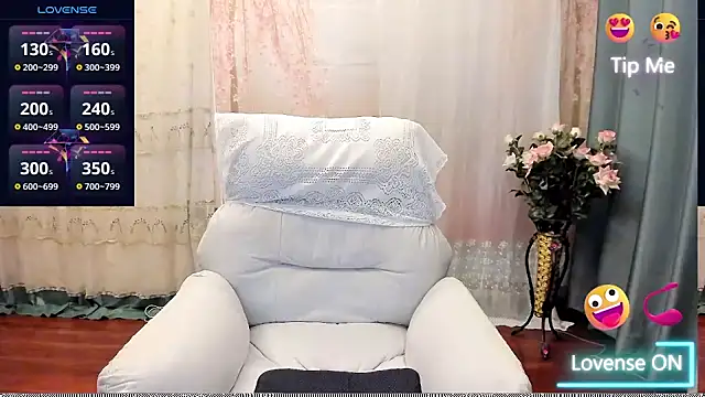 Snapshot of Pennyee chatting on October 14, 1:08 am Pennyee online show from October 14, 1:08 am