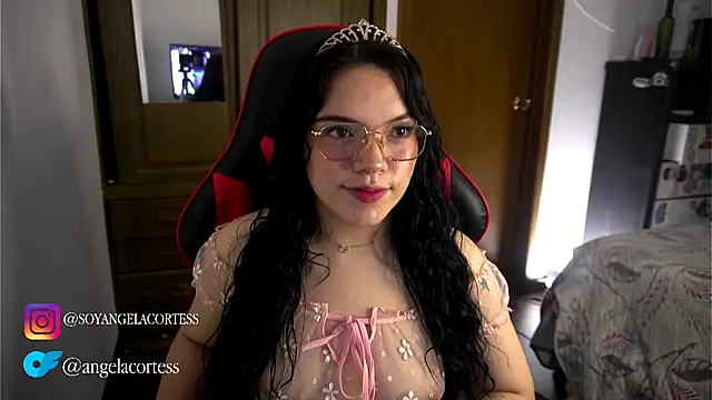 Snapshot of angela_cortes_ chatting on October 27, 2:40 am angela cortes  online show from October 27, 2:40 am