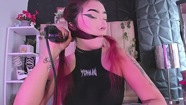 Mia Rinn online show from February 23, 2:38 pm