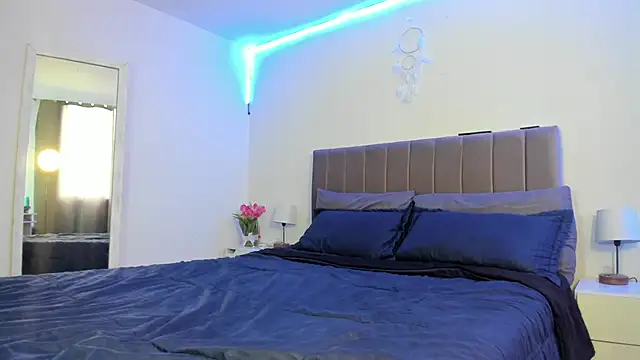 Ori valentina online show from October 21, 6:45 pm