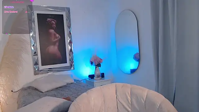 Alondrasparrow2 online show from May 8, 12:08 pm