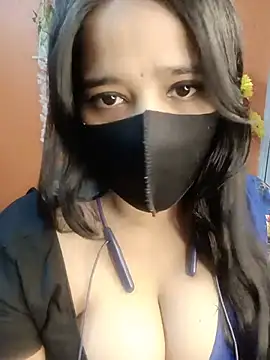 Sony-Model online show from June 8, 9:43 am