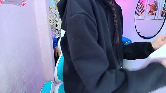 Dafne huges online show from November 24, 7:27 pm