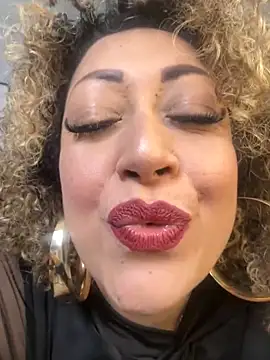 Katti Barrera online show from November 8, 1:49 pm