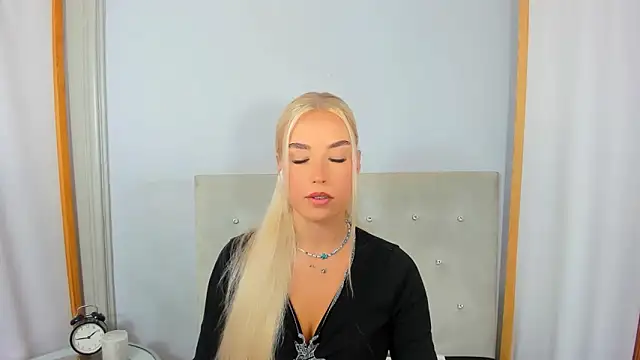 Snapshot of KristyHoney chatting on September 18, 2:15 pm KristyHoney online show from September 18, 2:15 pm