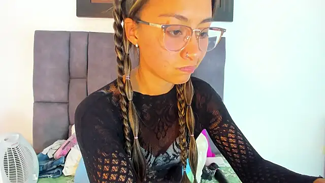 tatiana valencia online show from May 9, 4:09 pm