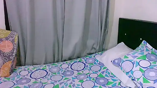 Snapshot of zaray_bella chatting on October 11, 8:00 pm zaray bella online show from October 11, 8:00 pm