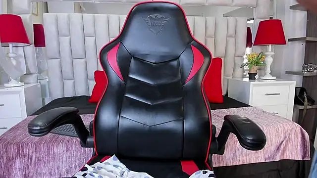 lyzzi smith01 online show from September 23, 7:56 pm