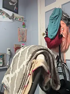 hotNReady6969 online show from October 3, 1:00 am