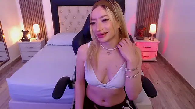 zoe jones13 online show from October 16, 3:42 am