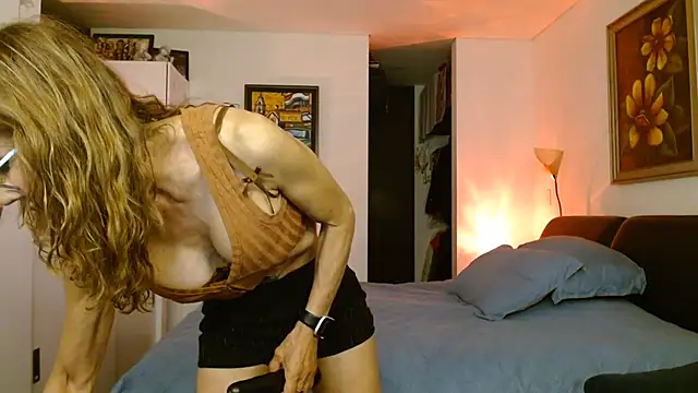 Canelita28 online show from July 12, 1:28 am