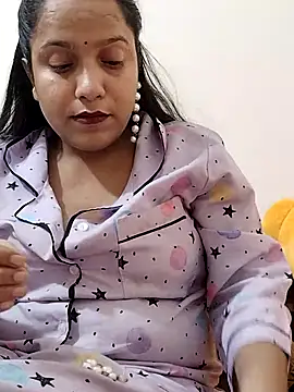 Simran-Kaur143 online show from July 15, 6:23 pm