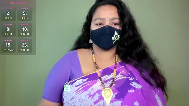 neelu-hoty online show from June 17, 8:15 am