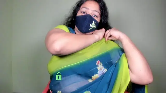 neelu-hoty online show from June 11, 1:41 pm