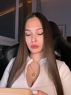 EricaWalls online show from April 13, 6:41 pm