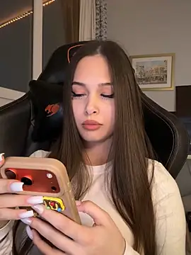 EricaWalls online show from February 22, 4:19 pm