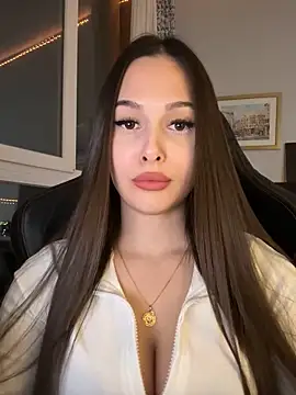 EricaWalls online show from March 24, 8:25 pm