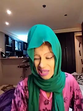 Snapshot of KamaLila chatting on October 5, 4:12 pm KamaLila online show from October 5, 4:12 pm