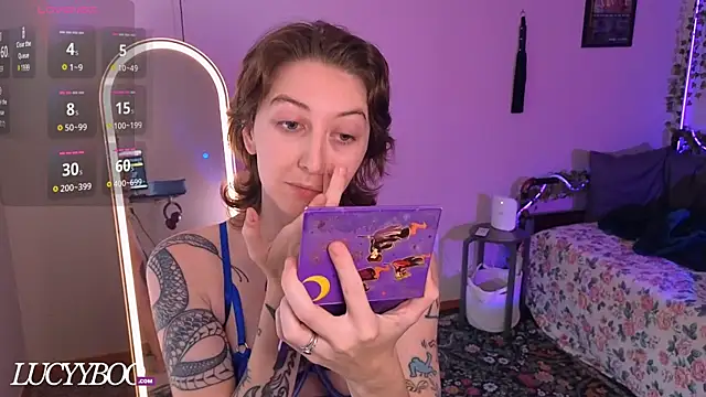 lovelylucyy online show from July 28, 11:04 pm