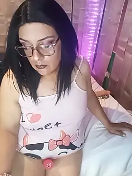 Snapshot of JOSSYANNE chatting on October 13, 7:55 am JOSSYANNE online show from October 13, 7:55 am