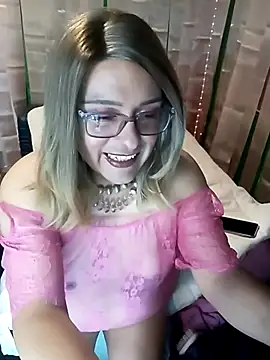 Snapshot of JOSSYANNE chatting on September 26, 4:43 am JOSSYANNE online show from September 26, 4:43 am