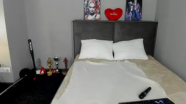 MuscleXXXBarbie online show from April 14, 8:25 am