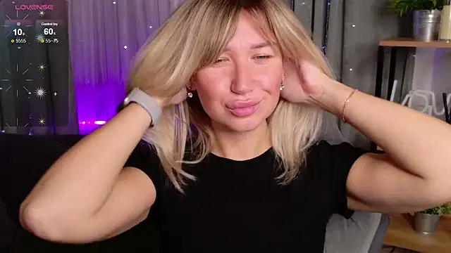 Snapshot of MilaBott chatting on September 18, 8:40 pm MilaBott online show from September 18, 8:40 pm