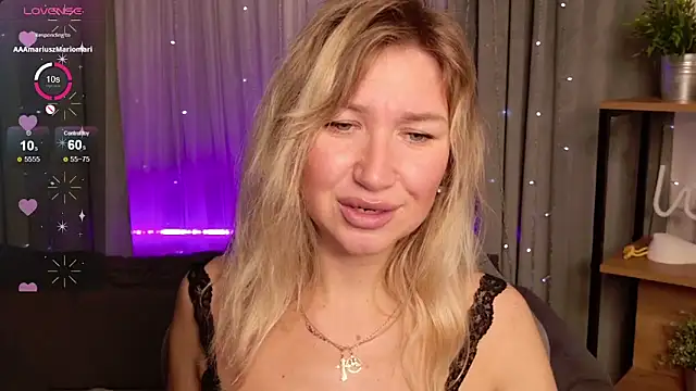 Snapshot of MilaBott chatting on October 9, 8:24 pm MilaBott online show from October 9, 8:24 pm
