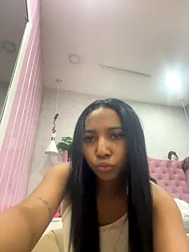 Snapshot of GabrielaLugo chatting on October 8, 11:36 am GabrielaLugo online show from October 8, 11:36 am
