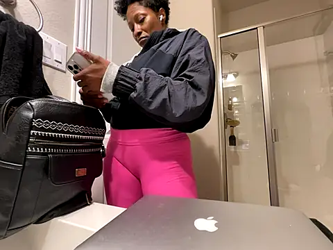 wynterheat online show from December 3, 7:55 am