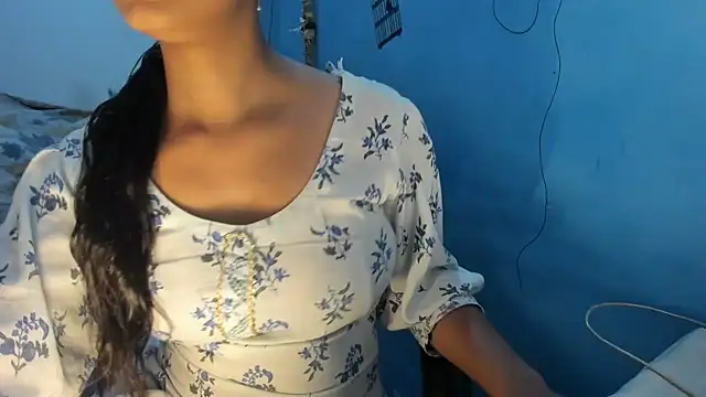 aarjulove online show from March 7, 5:09 pm