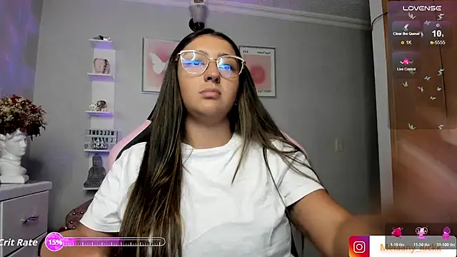 Melannyy  online show from December 1, 11:40 pm